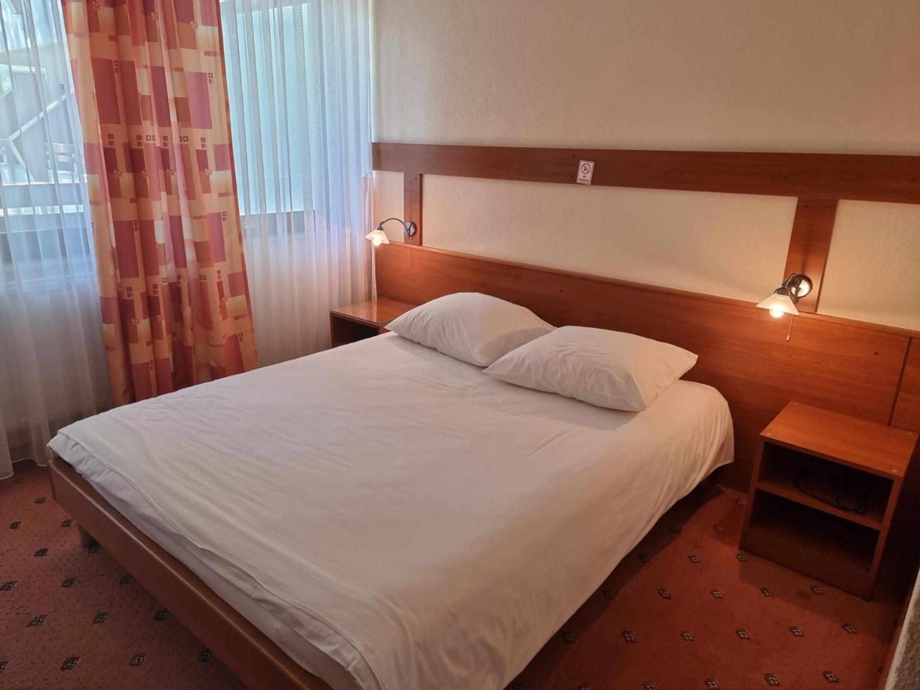 Hotel Ada บีฮัช ภายนอก รูปภาพ