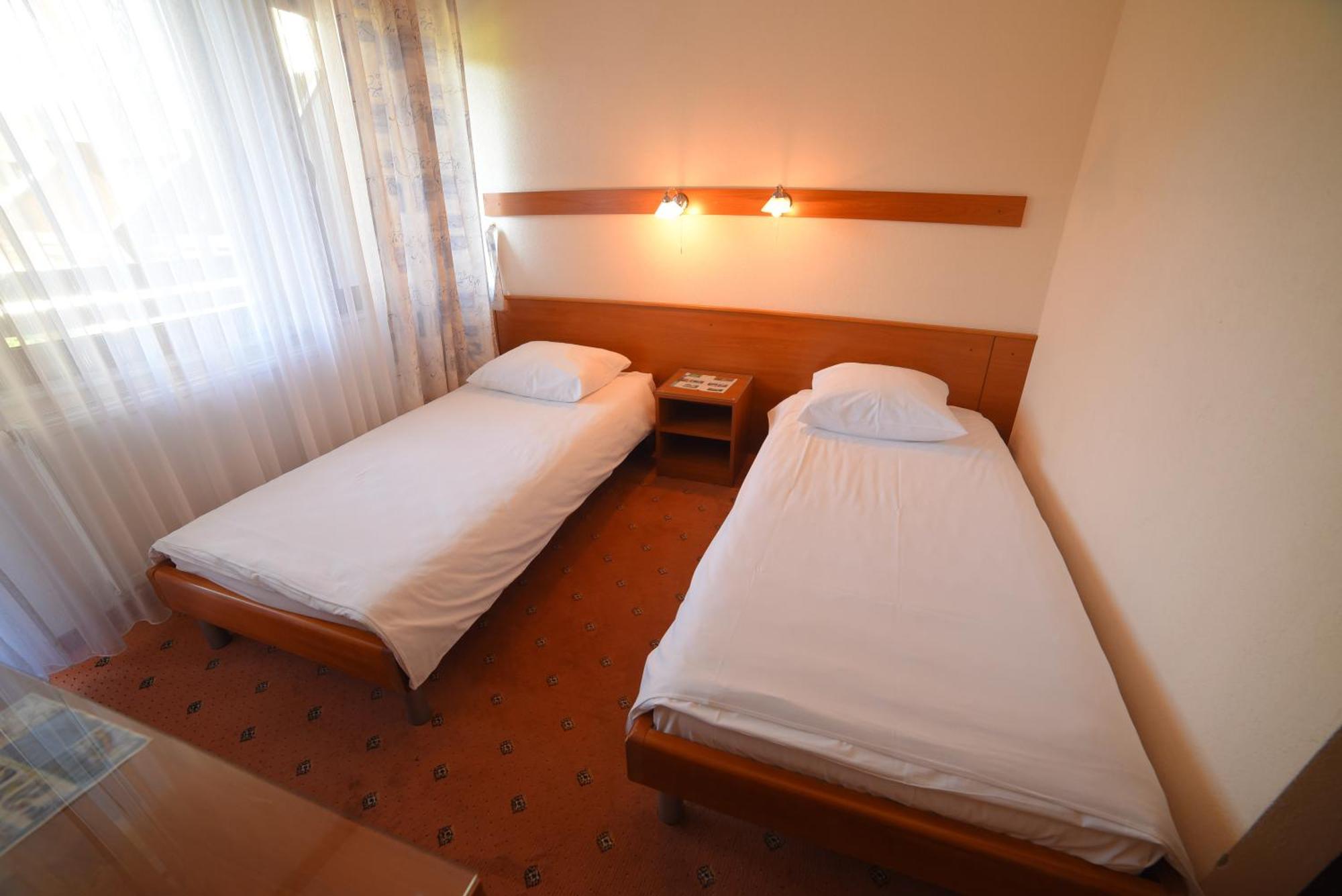 Hotel Ada บีฮัช ภายนอก รูปภาพ