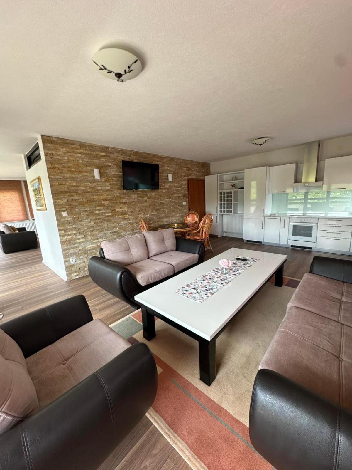 Hotel Ada บีฮัช ภายนอก รูปภาพ
